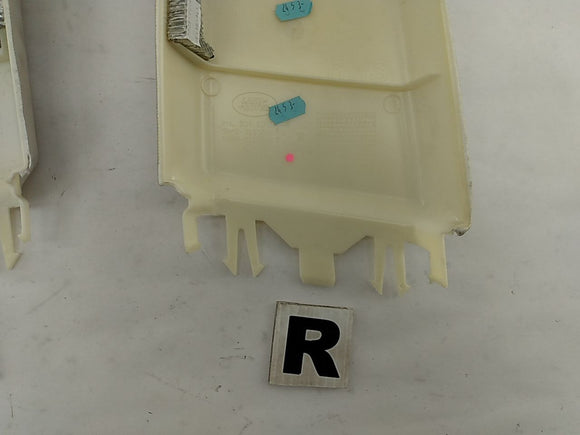 Range Rover Pair Of Interior Upper  B Pillar Trim Cover Panel