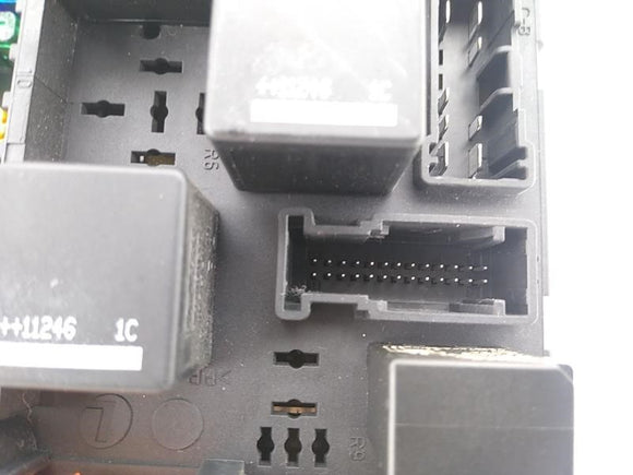 Range Rover Rear Trunk Junction Fuse Box