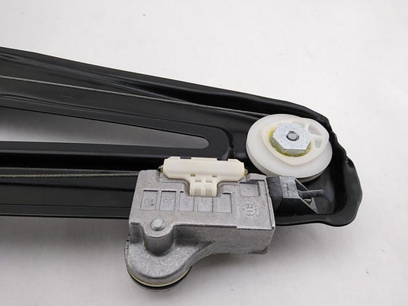 Range Rover Passenger Right Rear Window Regulator With Motor