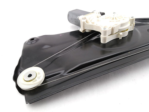 Range Rover Passenger Right Rear Window Regulator With Motor