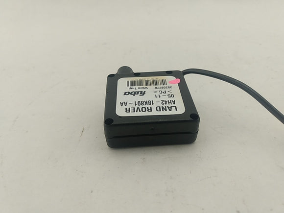 Range Rover Driver Left Rear Antenna Amplifier Module