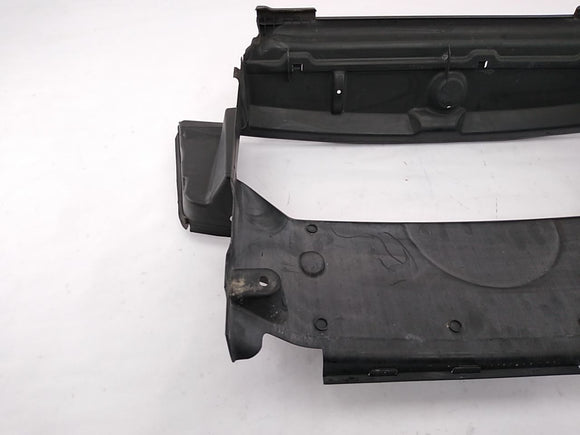 Range Rover Radiator Upper Air Guide Duct Deflector