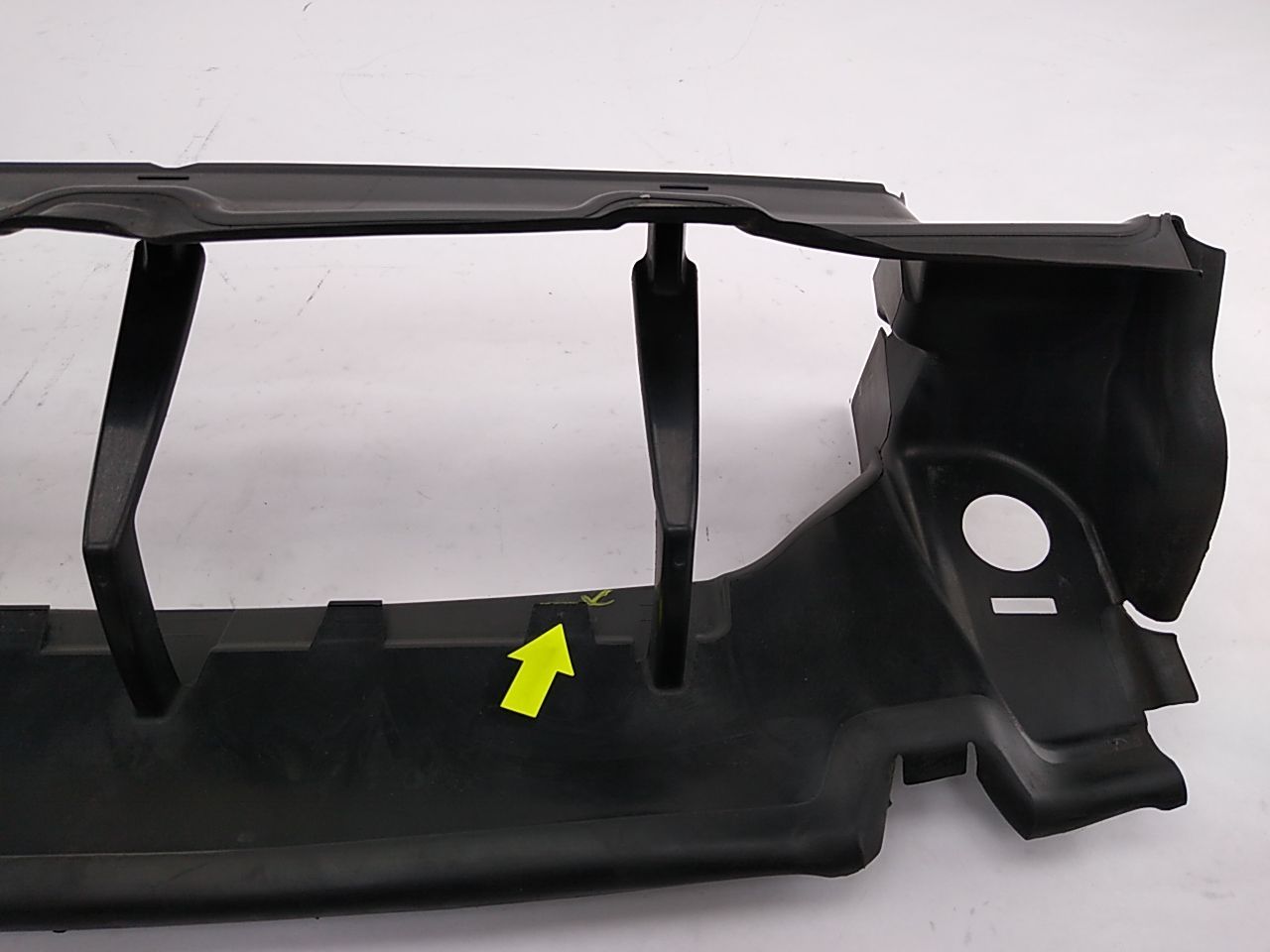 Range Rover Radiator Lower Air Guide Duct Deflector