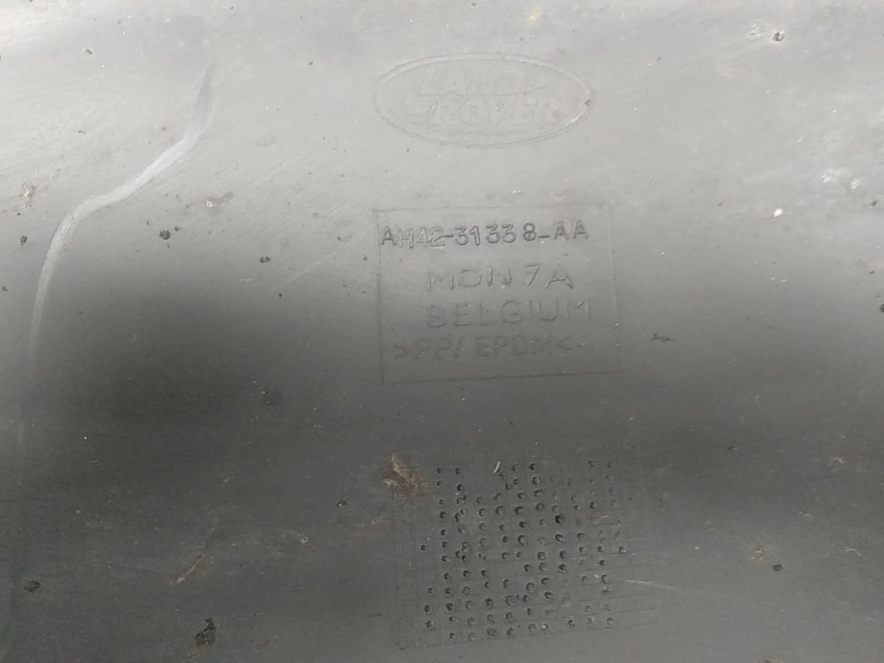 Range Rover Rear Passenger Right Inner Fender Liner