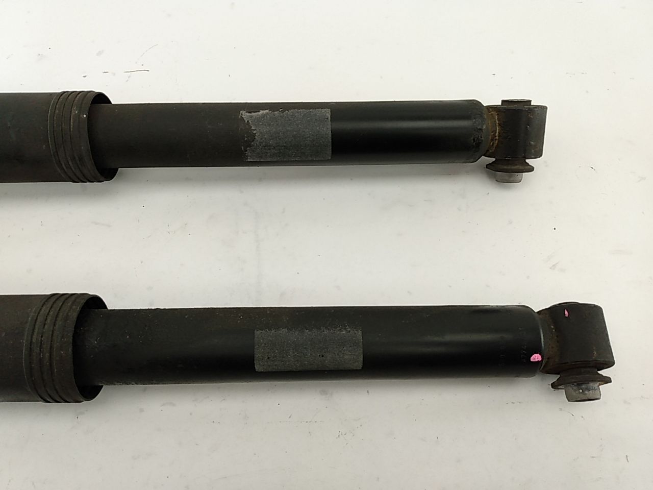 Range Rover Pair Of Rear Strut Shock Absorbers