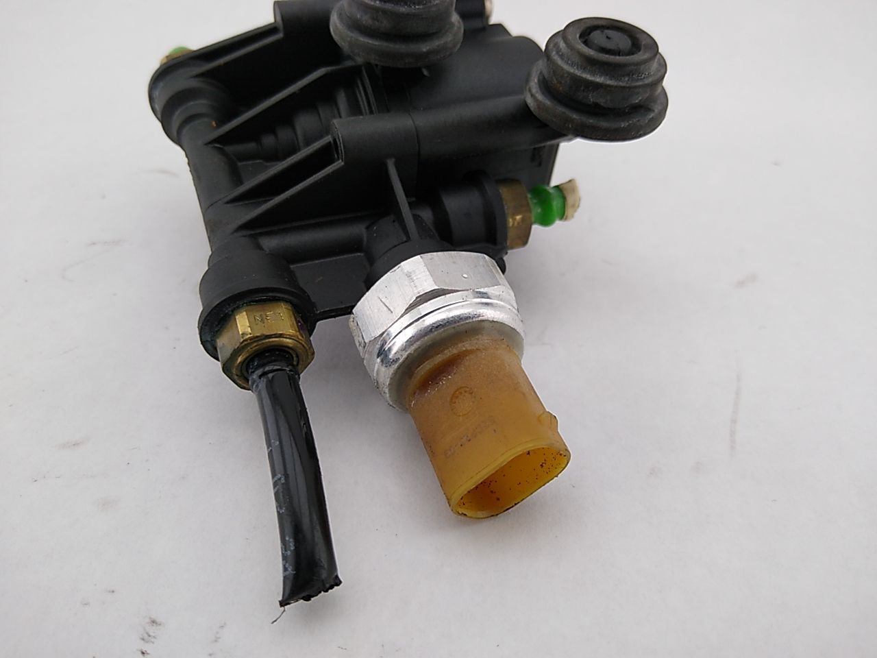 Range Rover Air Suspension Relief Valve