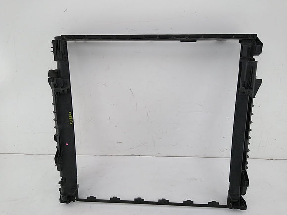 Range Rover Radiator Support Bracket Trim Bezel