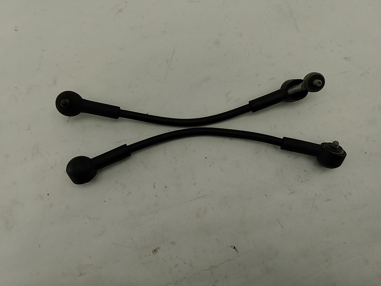 Range Rover Pair Of Tailgate Strap Cables - 0