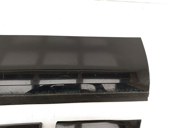 Range Rover Set Of Passenger Right Lower Side Body Molding Panels