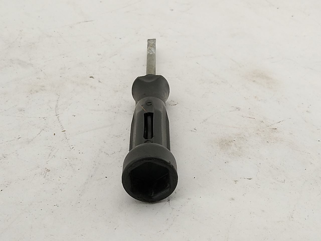 Volkswagen Eos Spare Tire Tool Kit