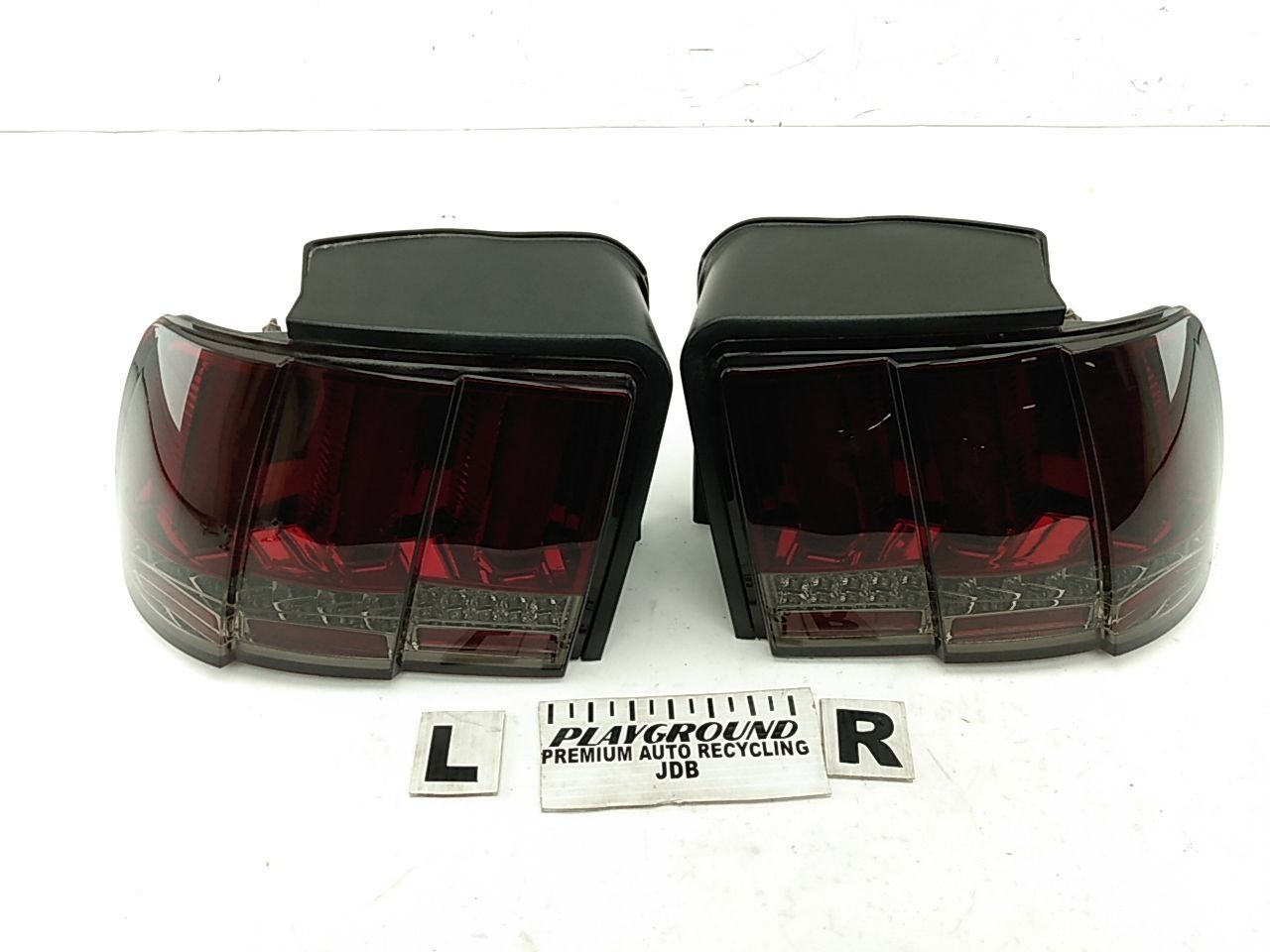 Ford Mustang Pair Of Rear Tail lights Tail Lamps