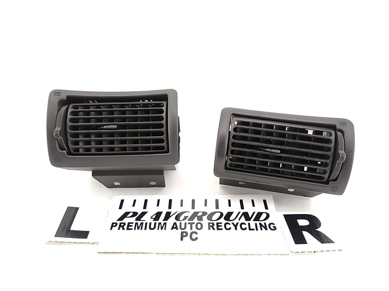 Ford Mustang Pair Of Front Dashboard AC Air Vents