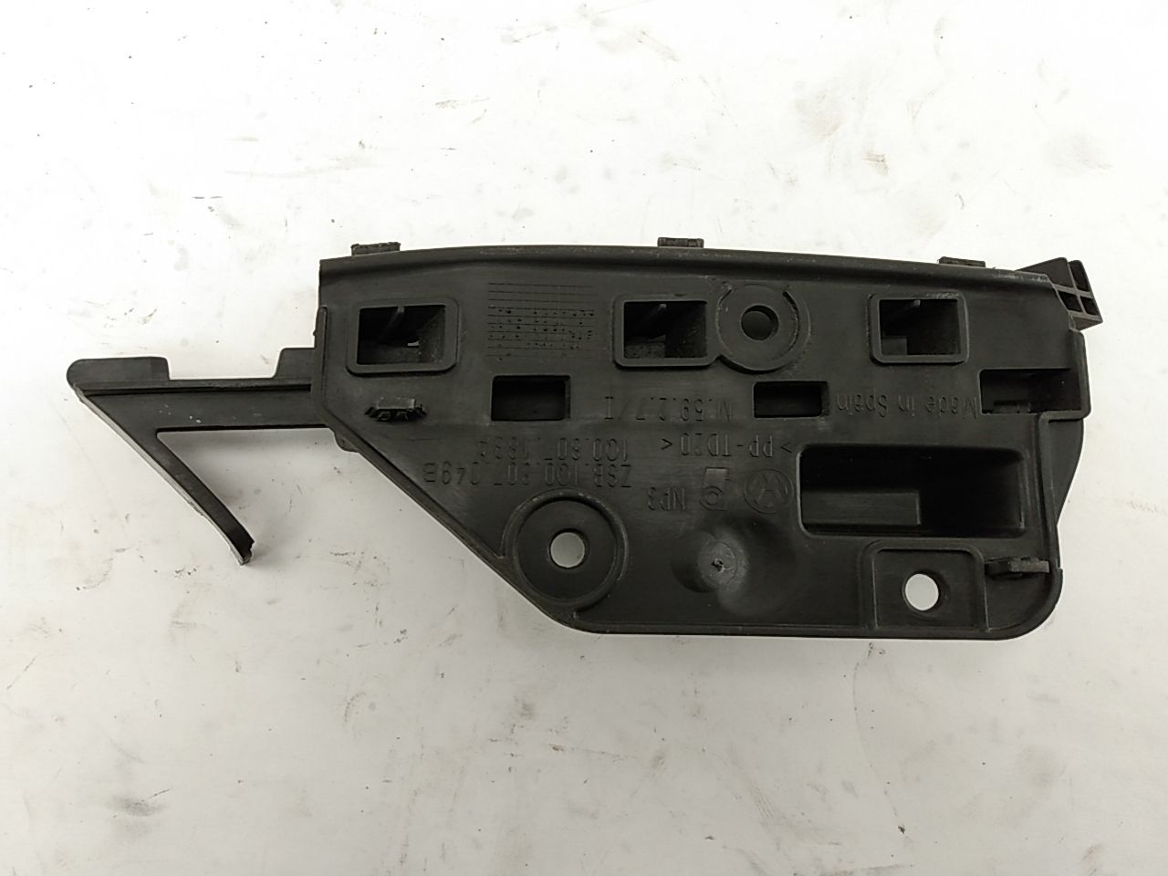 Volkswagen Eos Driver Left Front Side Wing Bumper Bracket Mount