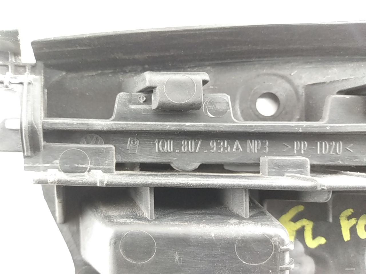 Volkswagen Eos Driver Left Front Side Wing Bumper Bracket Mount