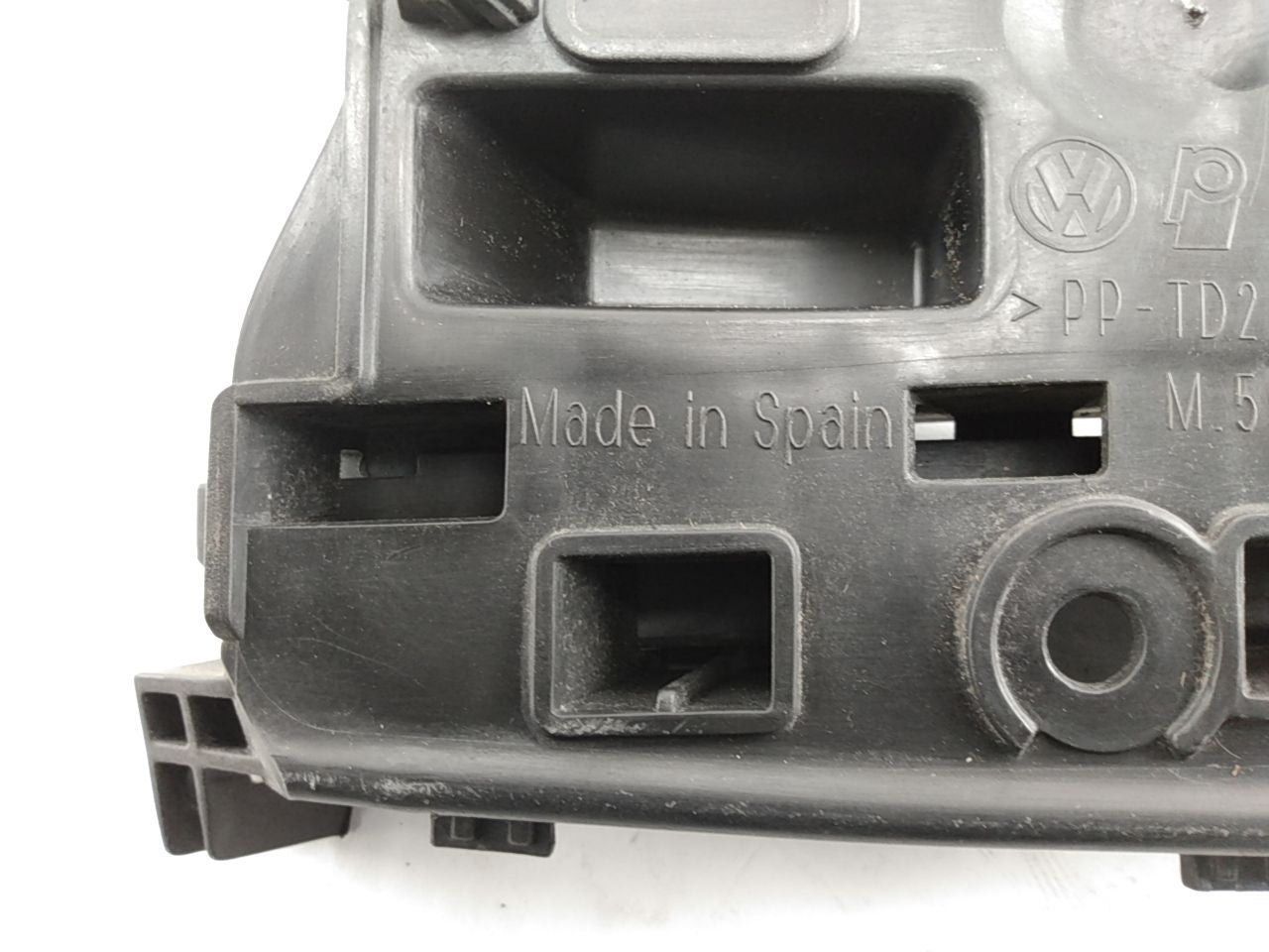 Volkswagen Eos Driver Left Front Side Wing Bumper Bracket Mount