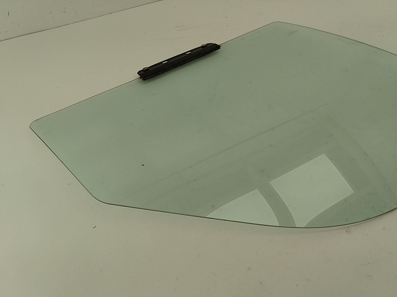 Jeep Liberty Passenger Right Front Door Window Glass