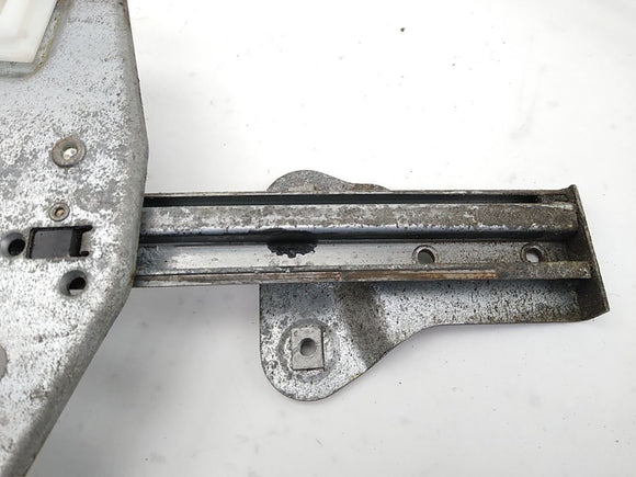 Jeep Liberty Passenger Right Front Door Window Regulator