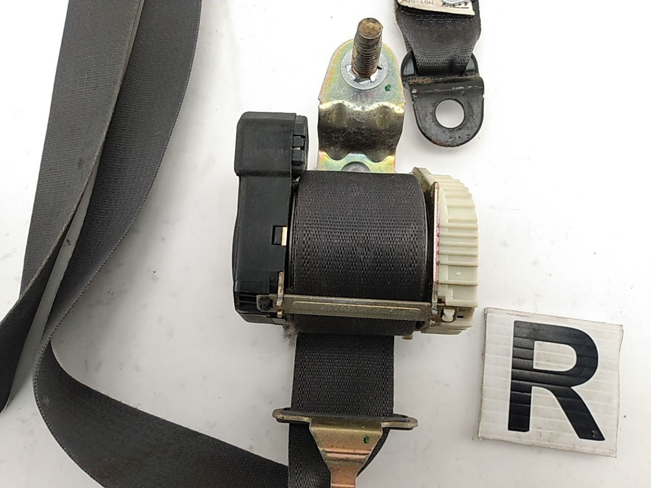 Jeep Liberty Pair Of Front Seat Belt Retractors