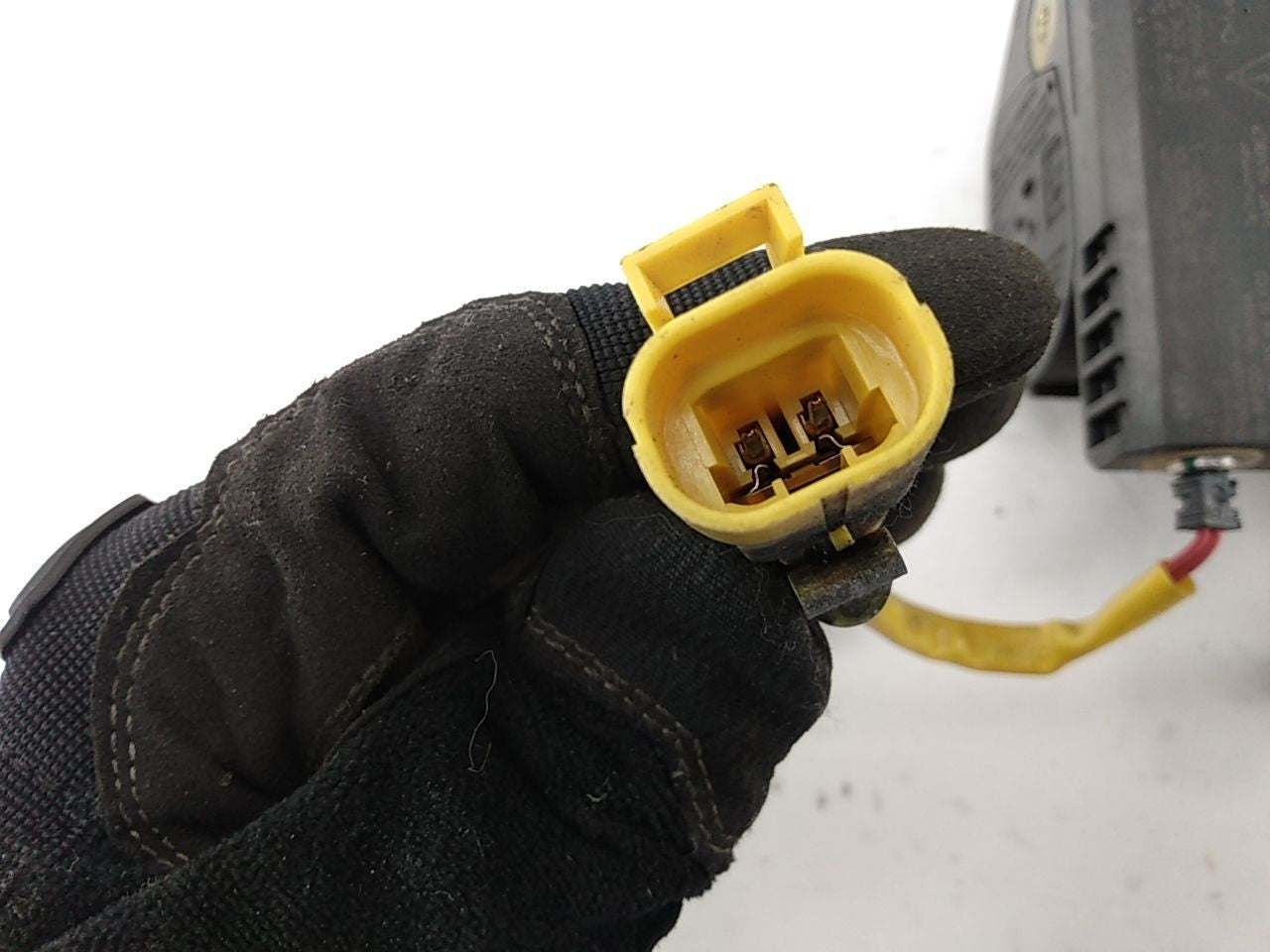 Jeep Liberty Pair Of Front Seat Belt Retractors