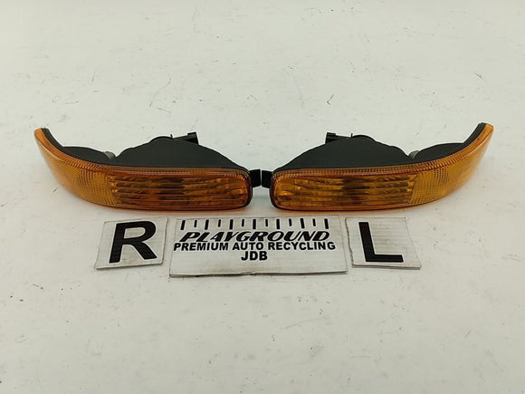 Jeep Liberty Pair Of Front Turn Signal Lights