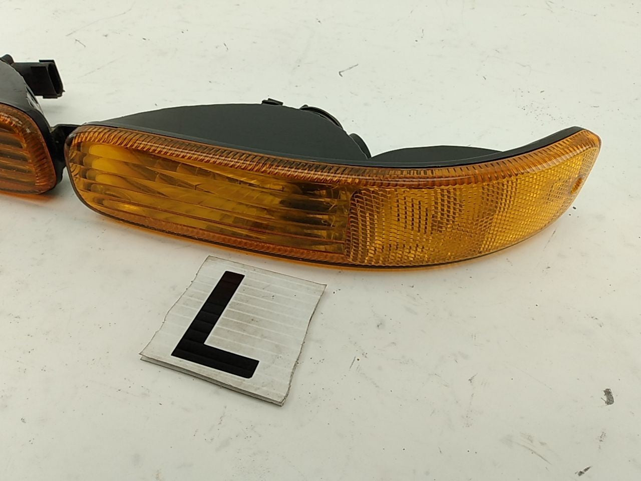 Jeep Liberty Pair Of Front Turn Signal Lights