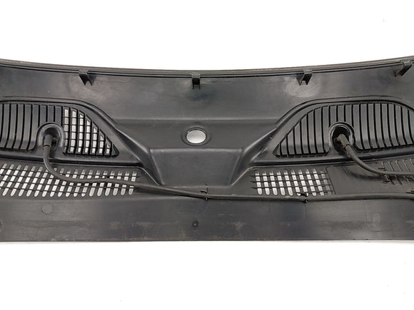 Jeep Liberty Windshield Cowl Vent Panel