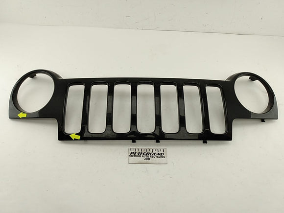 Jeep Liberty Front Outer Radiator Grille