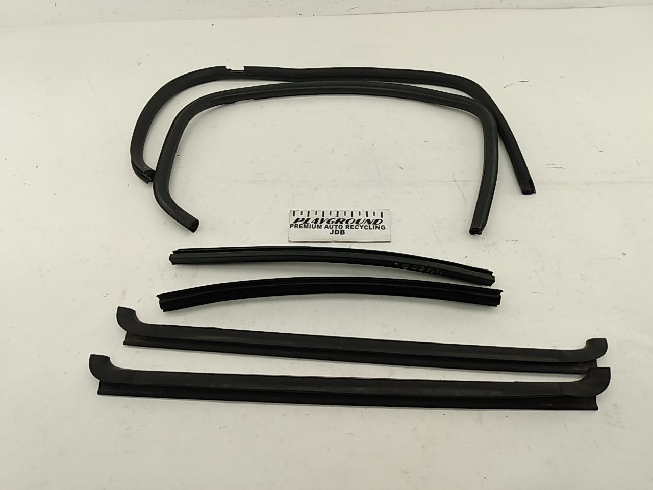 Hummer H3 Set Of Rear Window Seals