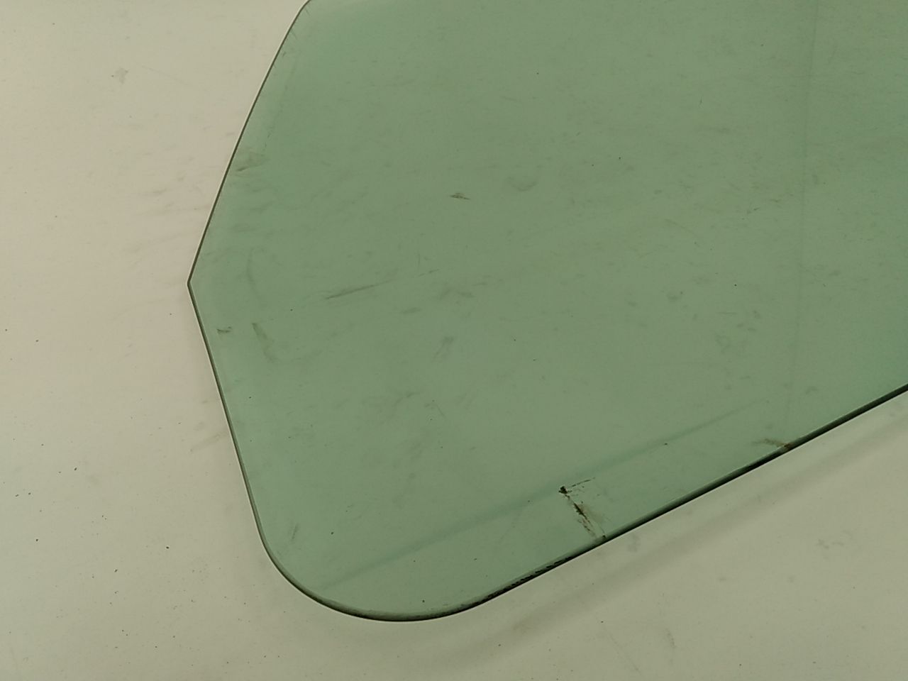 Hummer H3 Passenger Right Front Door Glass