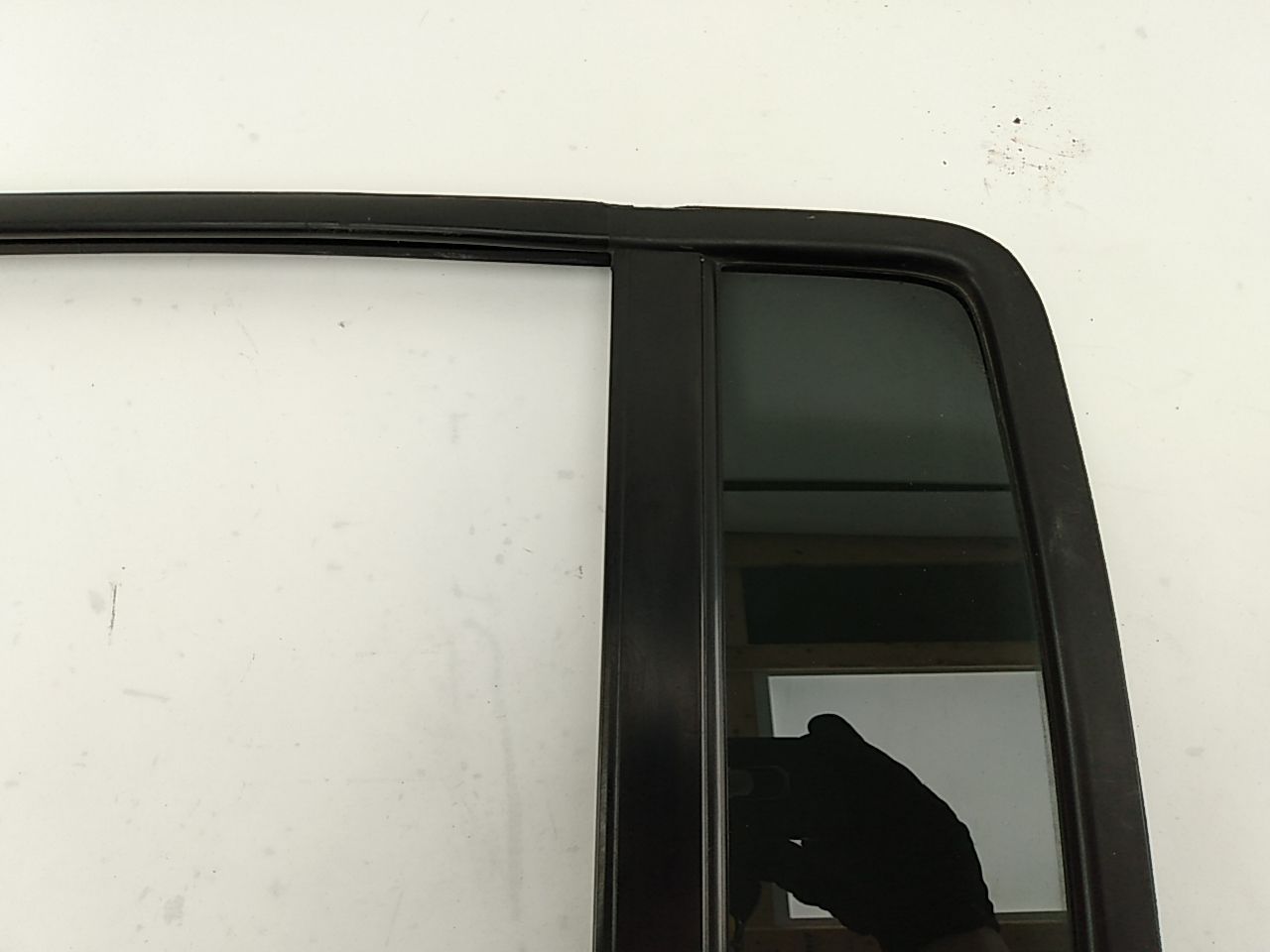 Hummer H3 Driver Left Rear Door Vent Glass