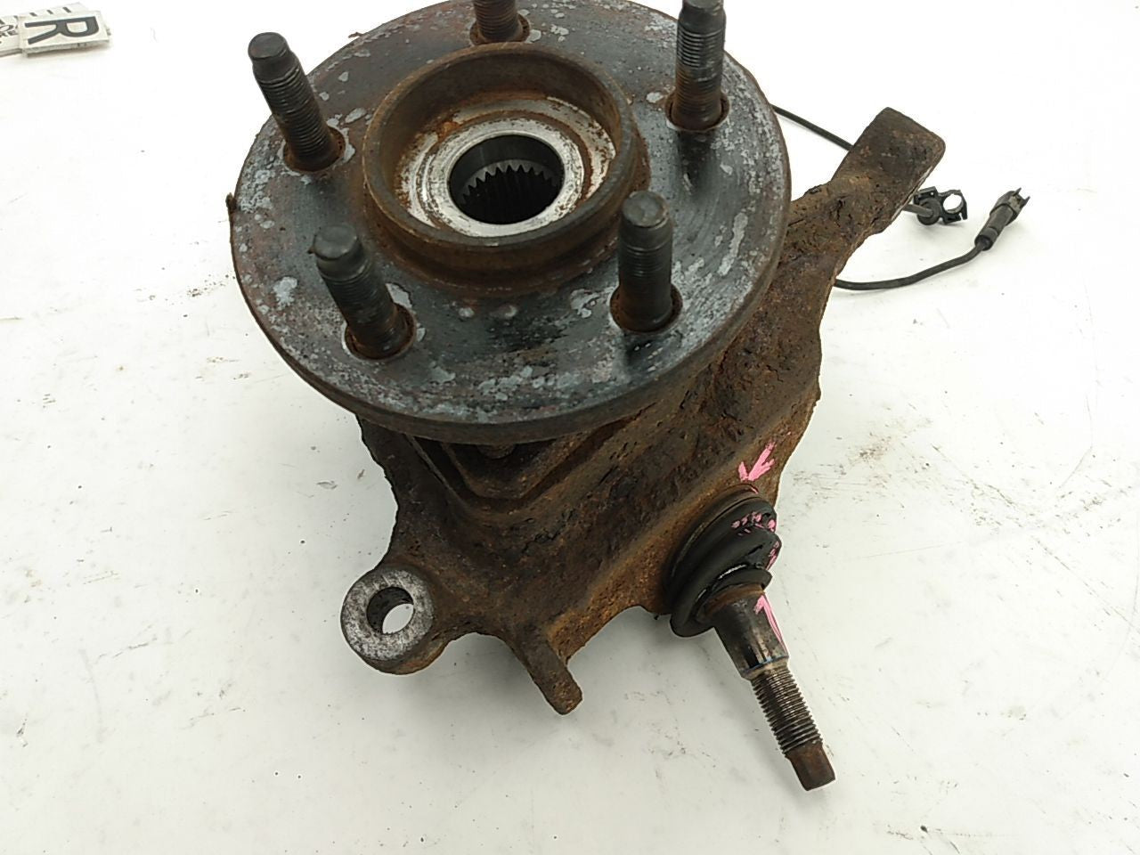 Jeep Liberty Passenger Right Front Spindle Knuckle Hub