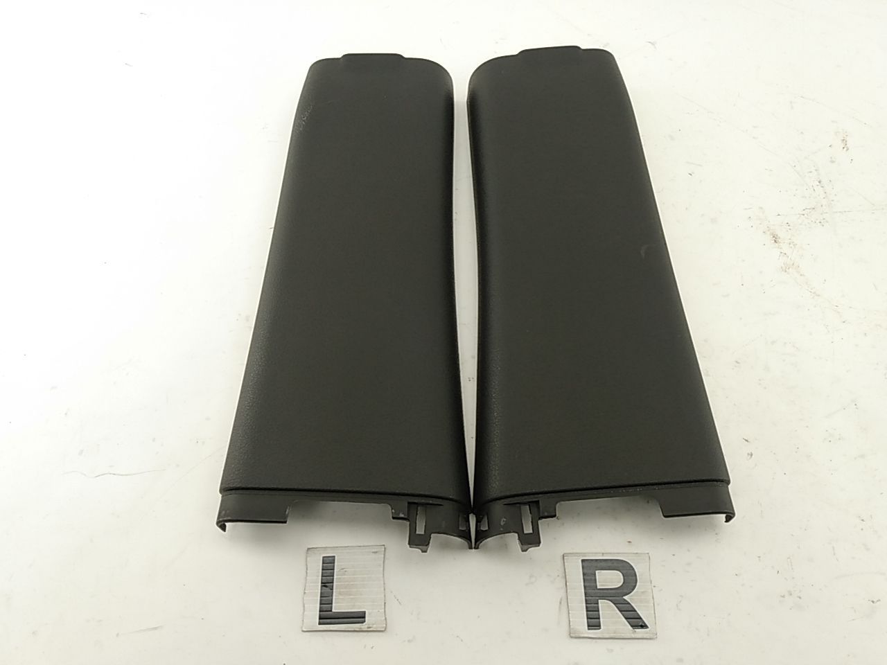 Hummer H3 Pair Of Rear B Pillar Trims - 0