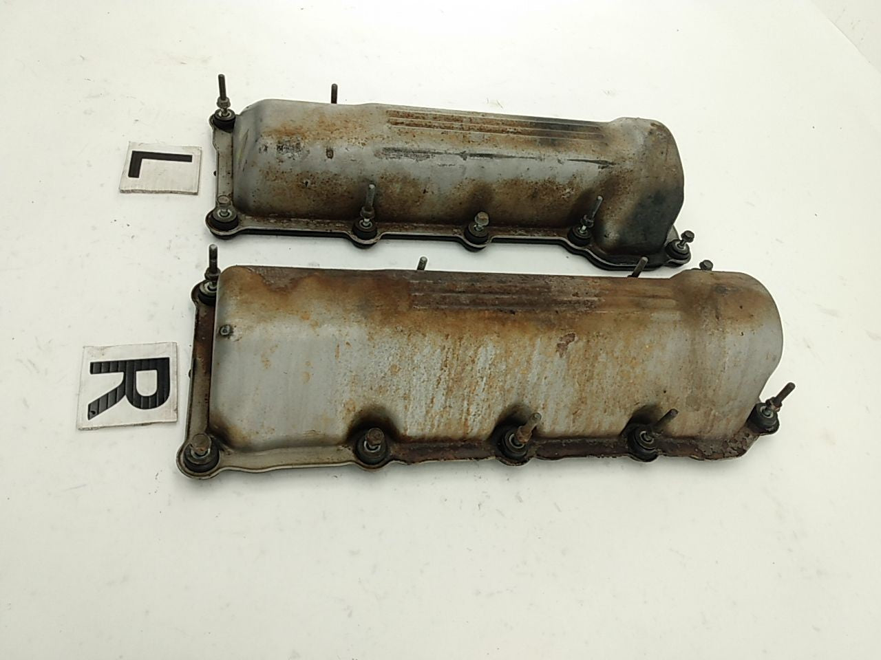 Jeep Liberty Pair Of Engine Valve Covers