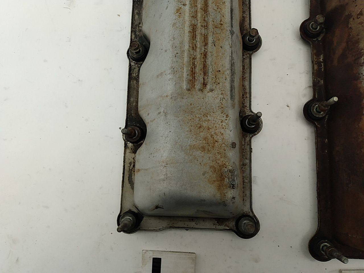 Jeep Liberty Pair Of Engine Valve Covers