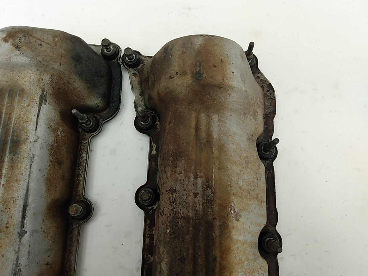 Jeep Liberty Pair Of Engine Valve Covers