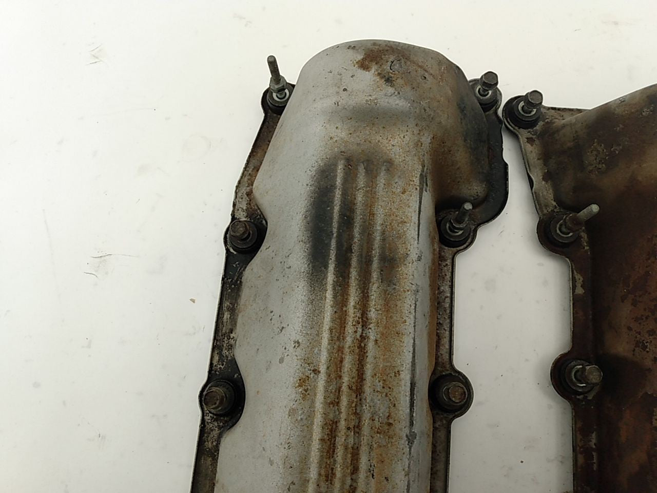 Jeep Liberty Pair Of Engine Valve Covers