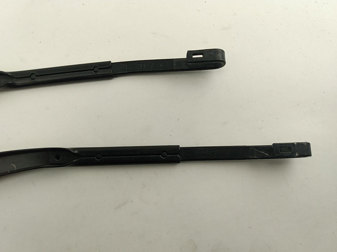 Hummer H3 Pair Of Front Wiper Arms