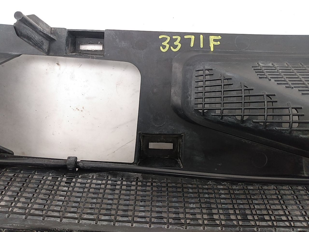 Hummer H3 Windshield Cowl Vent Panel