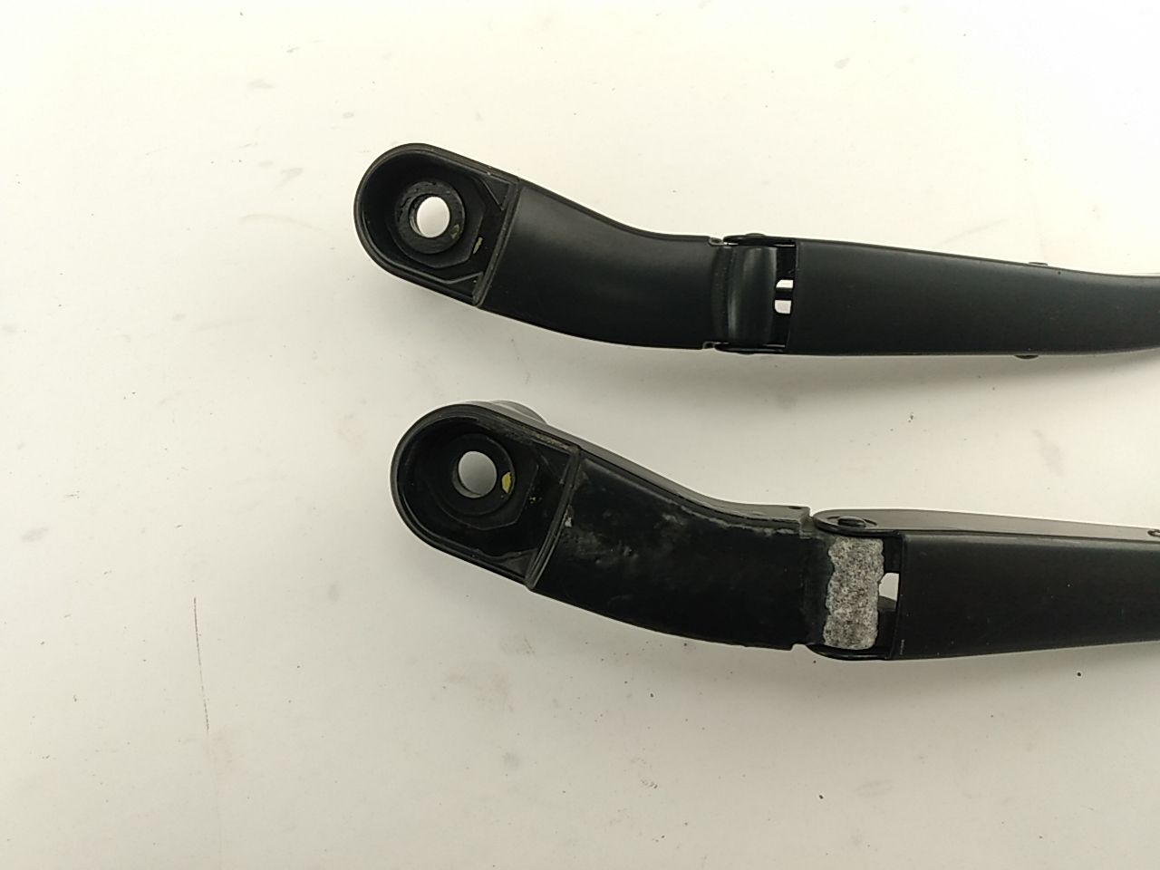 Hummer H3 Pair Of Front Wiper Arms