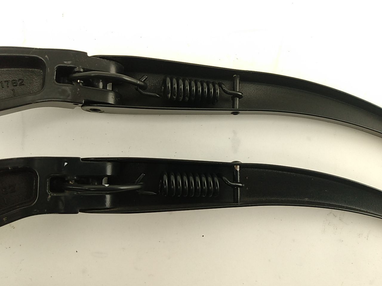 Hummer H3 Pair Of Front Wiper Arms