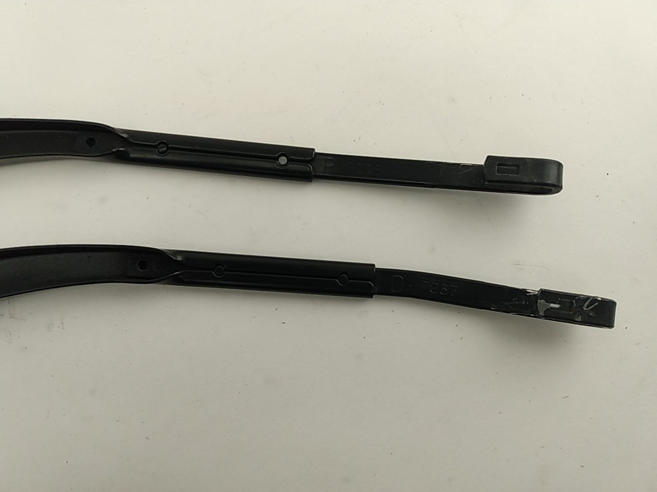 Hummer H3 Pair Of Front Wiper Arms