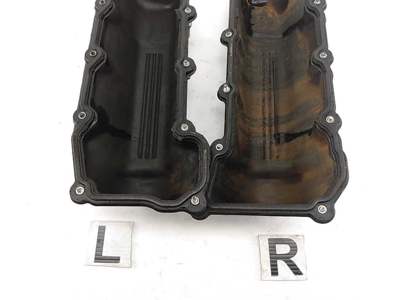 Jeep Liberty Pair Of Engine Valve Covers