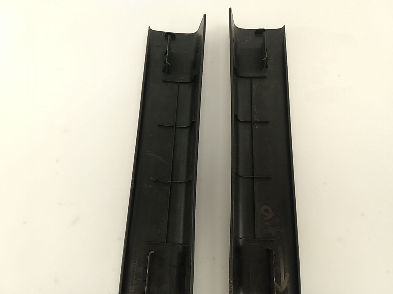 Hyundai Tiburon Pair Of Door Scuff Plate Trims