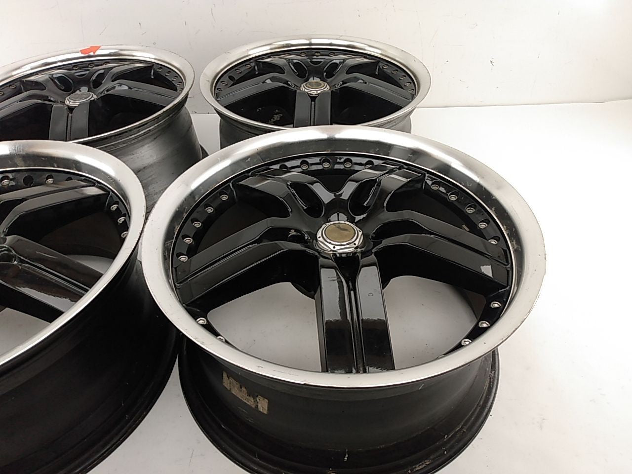 Chevrolet Corvette Set Of Four Staggered Wheel Rims