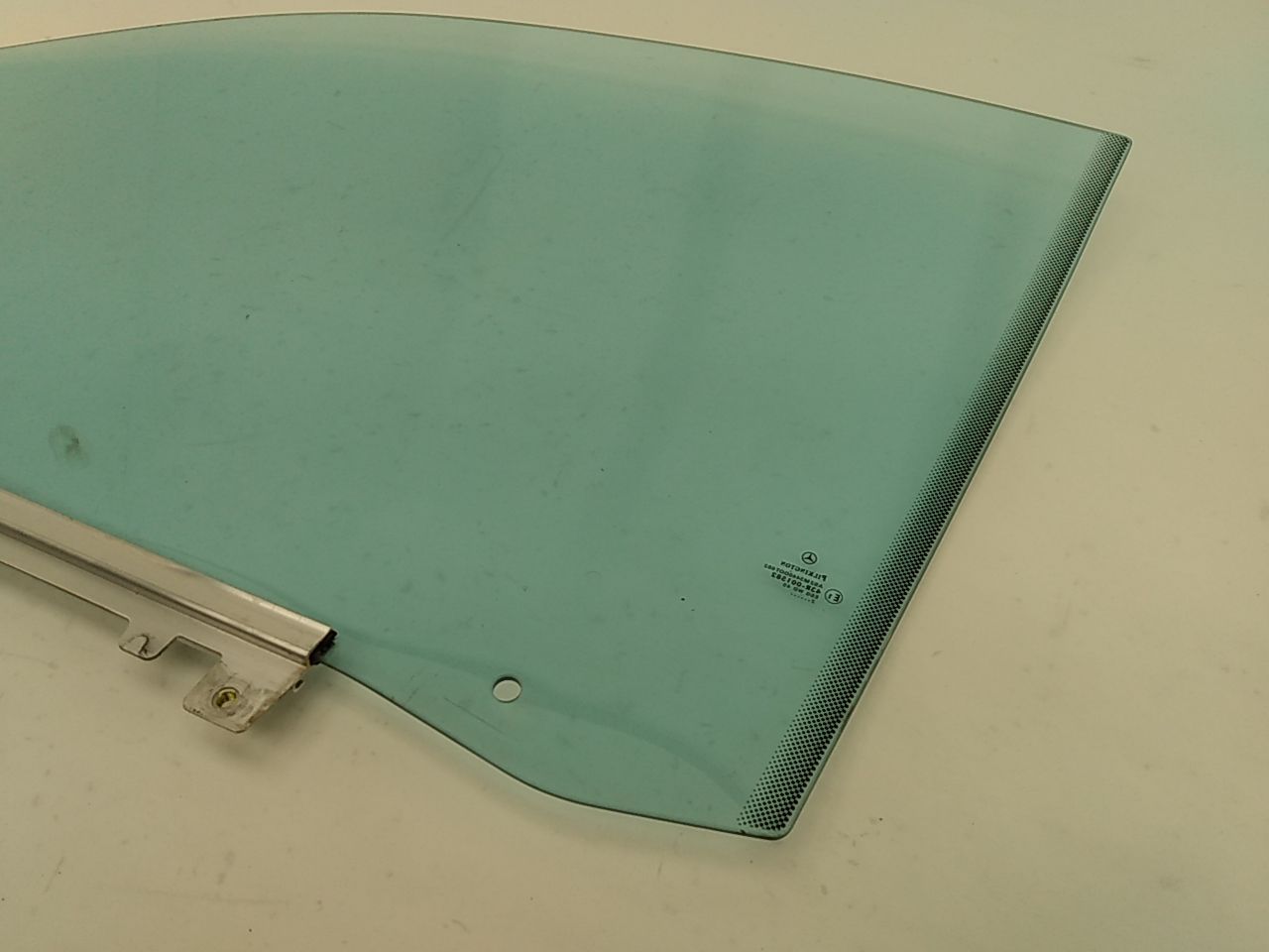 Mercedes CLK430 Passenger Right Front Door Window Glass