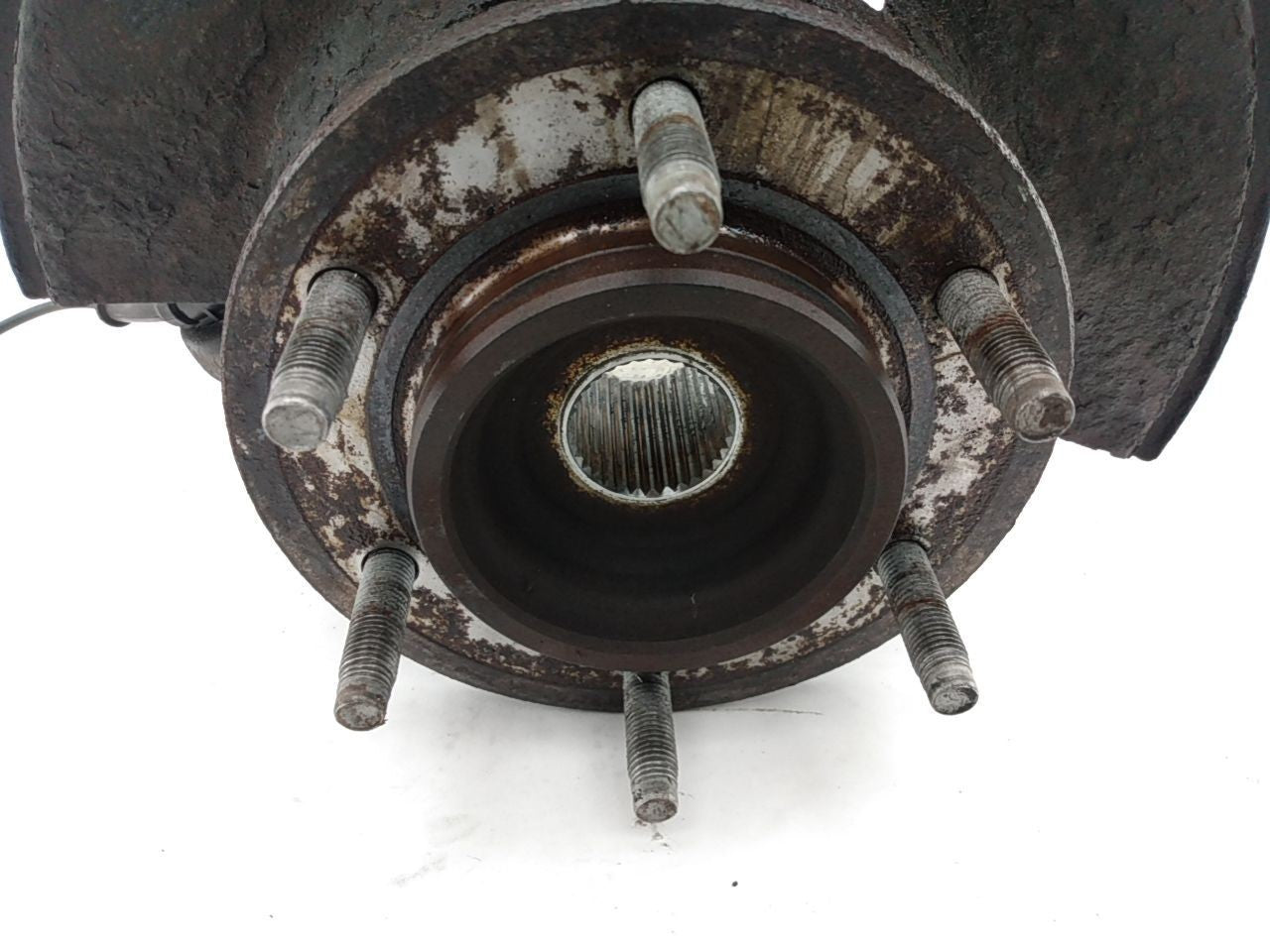 Hummer H3 Passenger Right Front Spindle Knuckle Hub