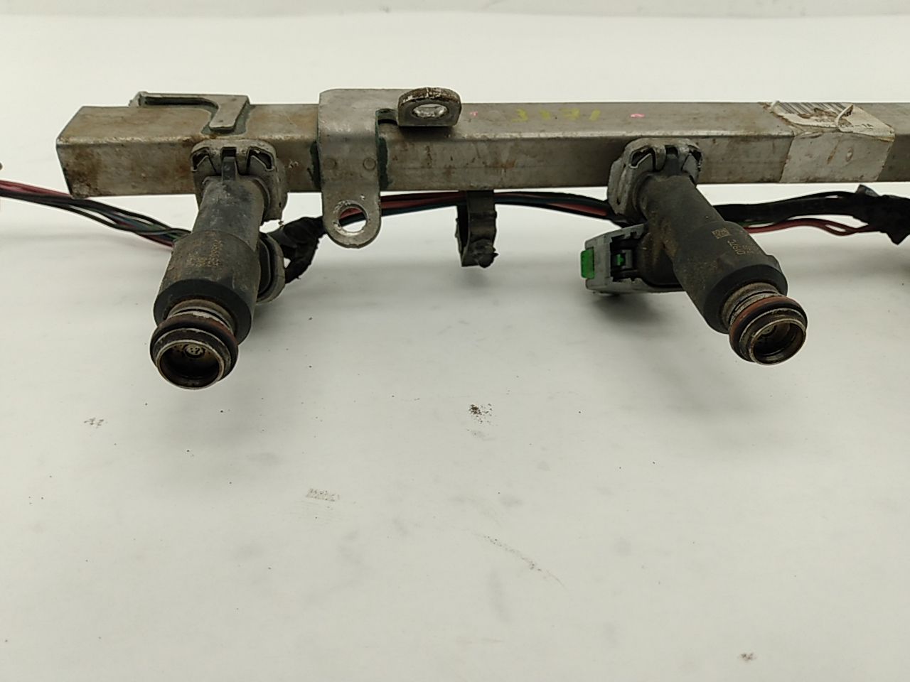 Hummer H3 Fuel Rail With Injectors