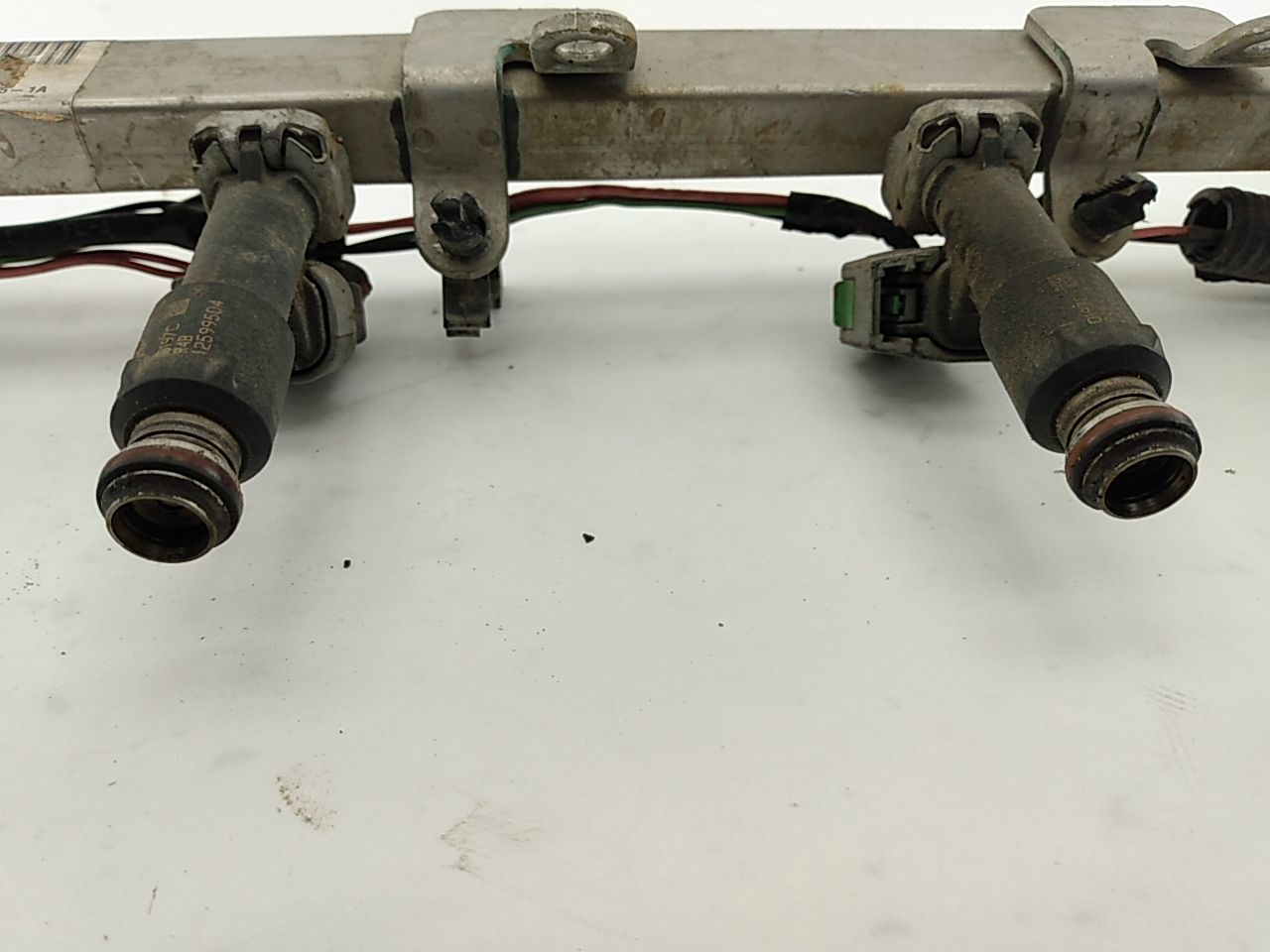 Hummer H3 Fuel Rail With Injectors