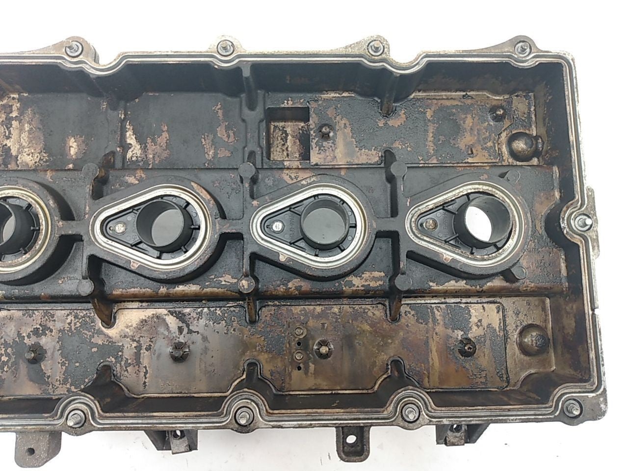 Hummer H3 Engine Valve Cover