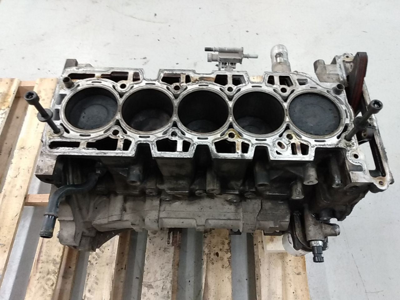 Hummer H3 Engine Cylinder Block - 0